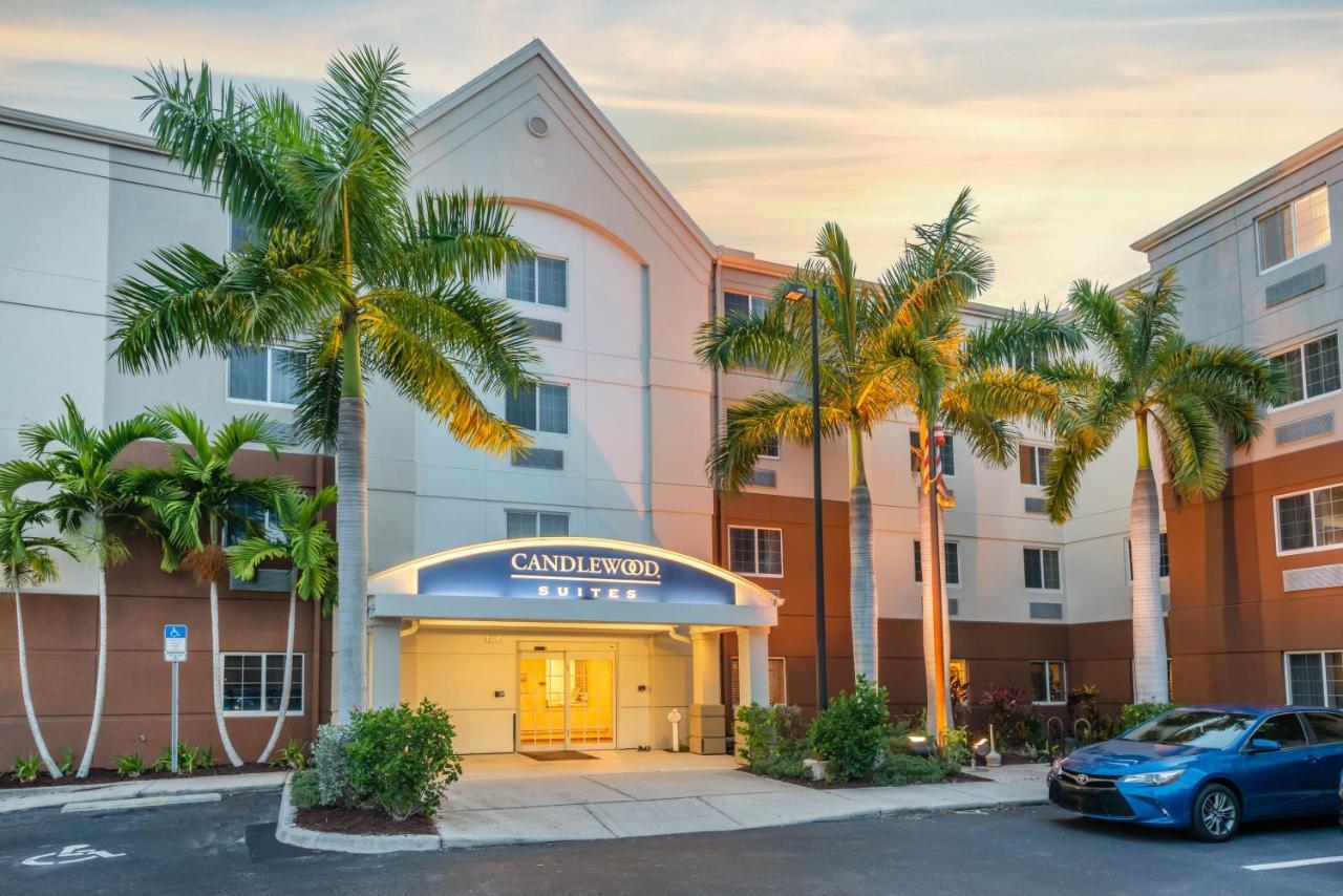 Candlewood Suites Fort Myers Interstate 75 By Ihg Bagian luar foto
