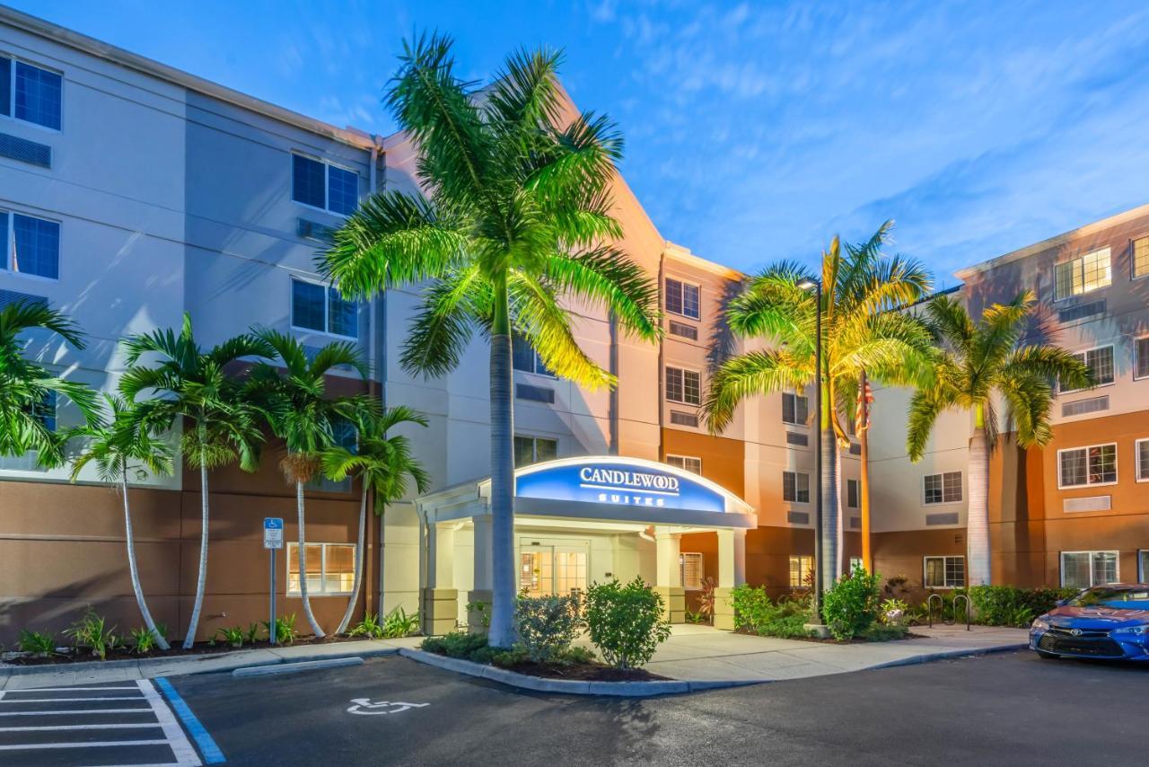 Candlewood Suites Fort Myers Interstate 75 By Ihg Bagian luar foto