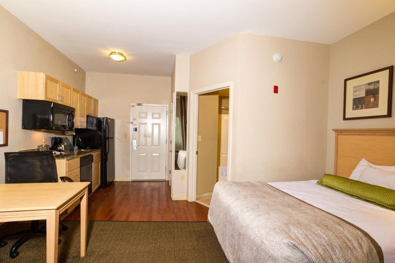 Candlewood Suites Fort Myers Interstate 75 By Ihg Bagian luar foto