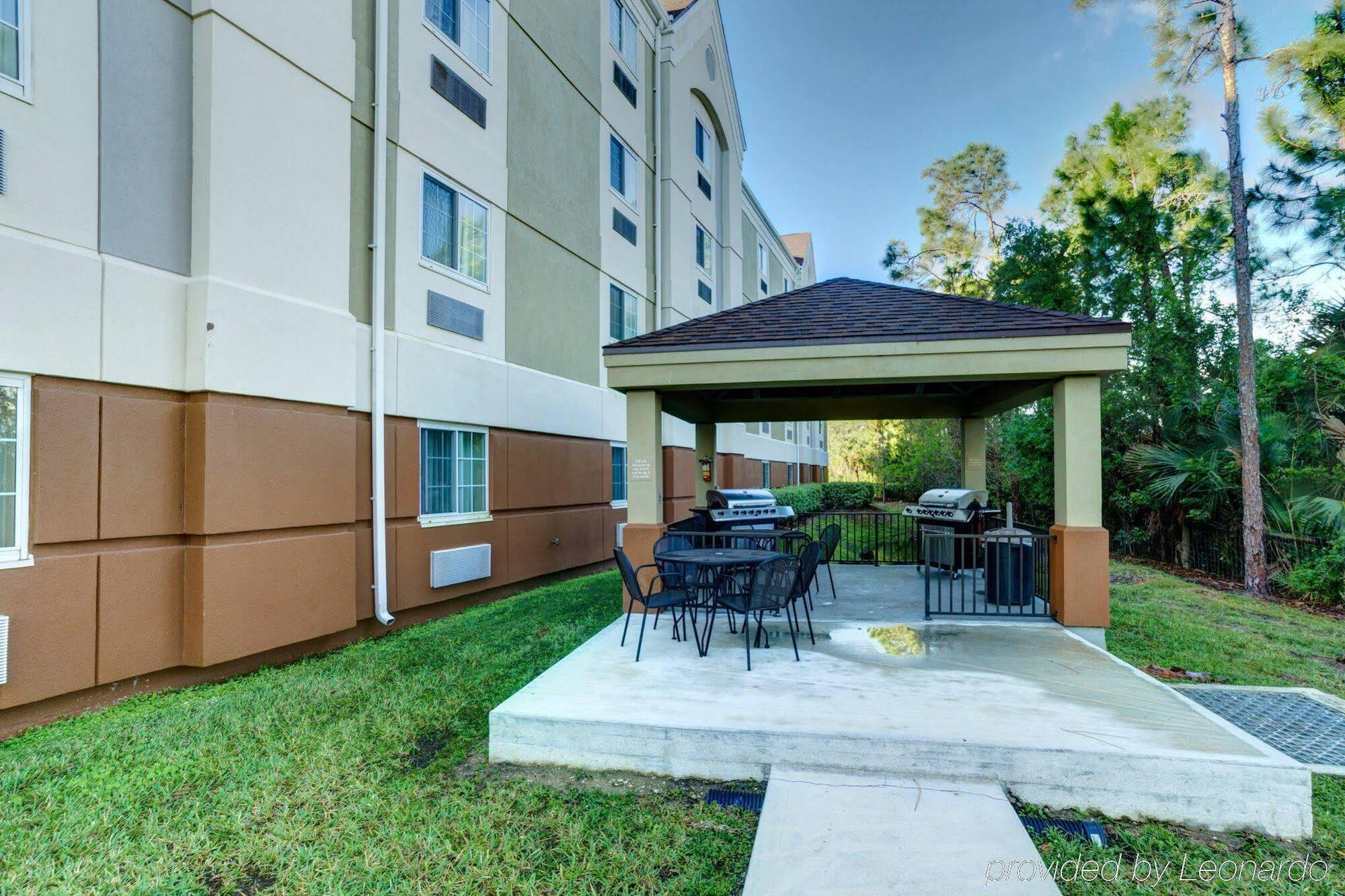 Candlewood Suites Fort Myers Interstate 75 By Ihg Bagian luar foto